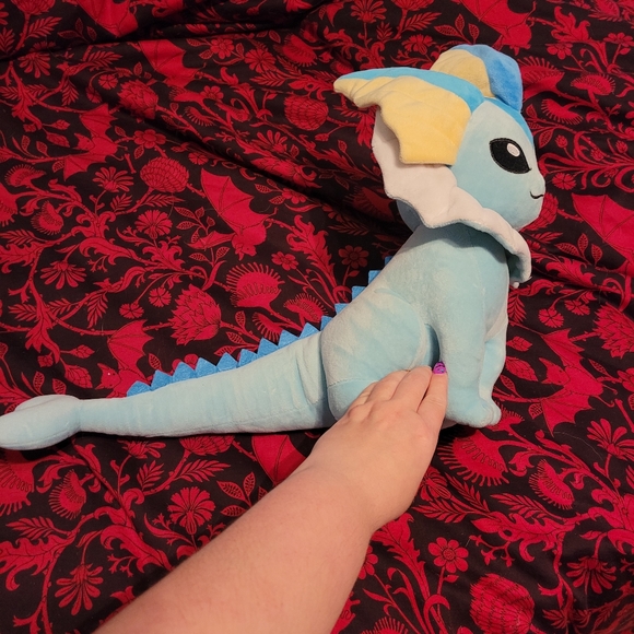 Vaporeon plush - Picture 2 of 3